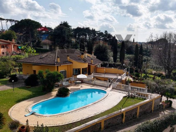 casa indipendente in vendita a Frascati