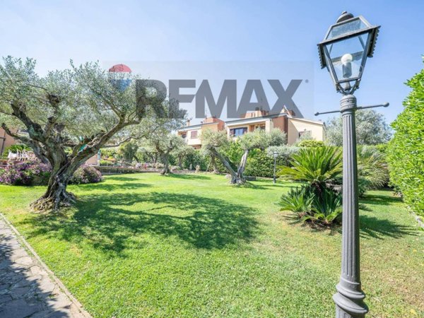 casa indipendente in vendita a Frascati