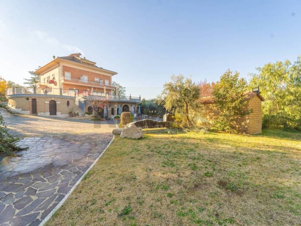 intera palazzina in vendita a Frascati
