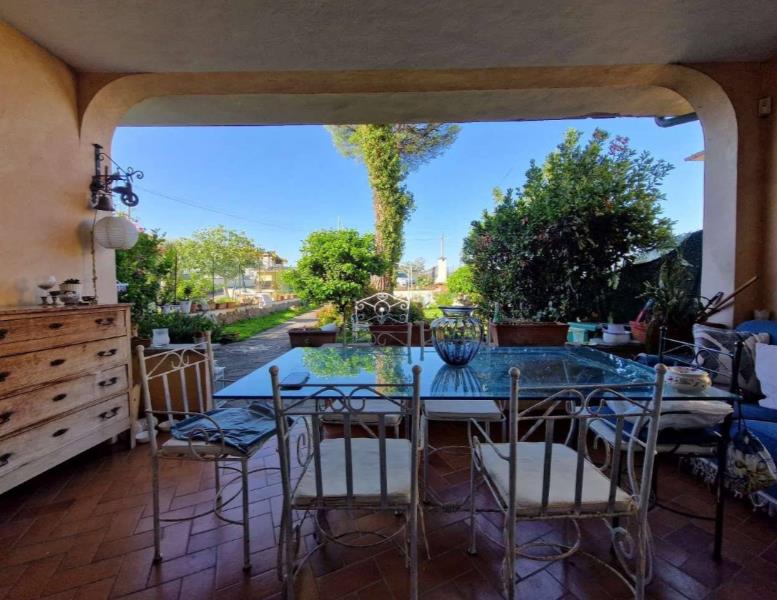 casa indipendente in vendita a Frascati in zona Cisternole