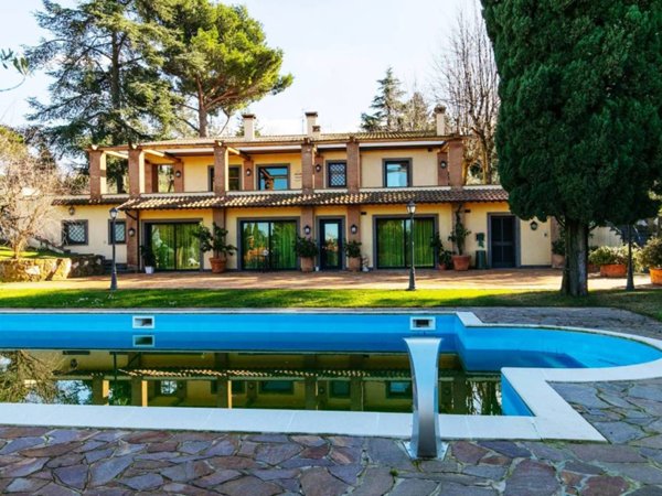 casa indipendente in vendita a Frascati