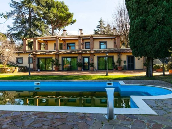 casa indipendente in vendita a Frascati