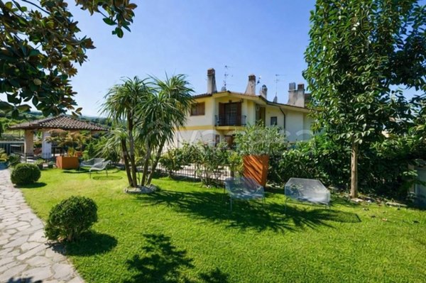 casa indipendente in vendita a Frascati in zona Prataporci