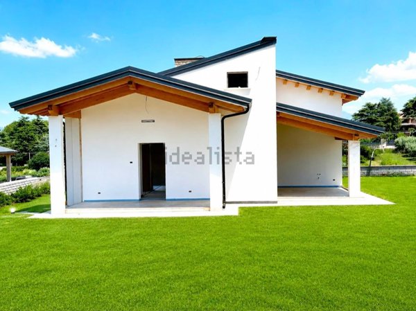 casa indipendente in vendita a Frascati in zona Cisternole