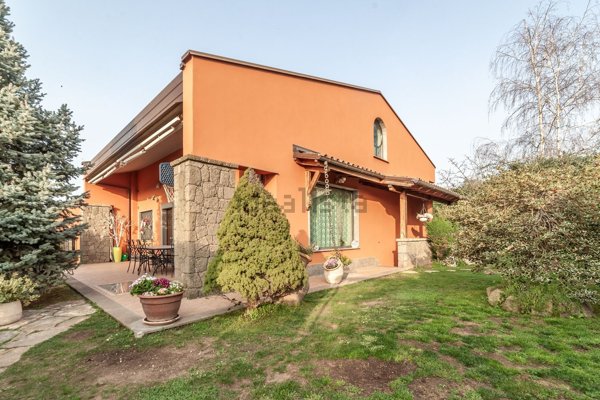 casa indipendente in vendita a Frascati in zona Cisternole