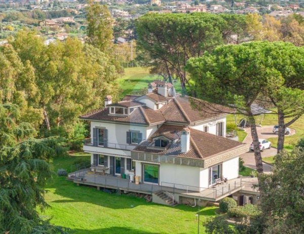 casa indipendente in vendita a Frascati