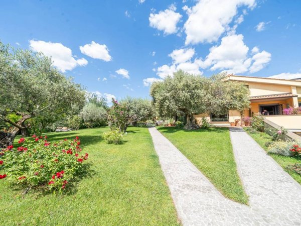 casa indipendente in vendita a Frascati