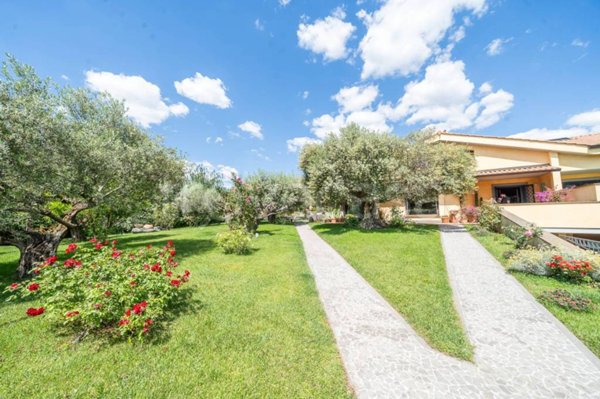 casa indipendente in vendita a Frascati in zona Cisternole
