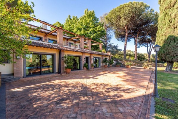 casa indipendente in vendita a Frascati