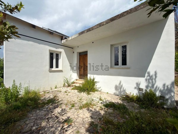 casa indipendente in vendita a Frascati