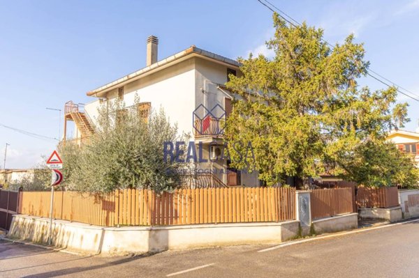 appartamento in vendita a Frascati in zona Cisternole