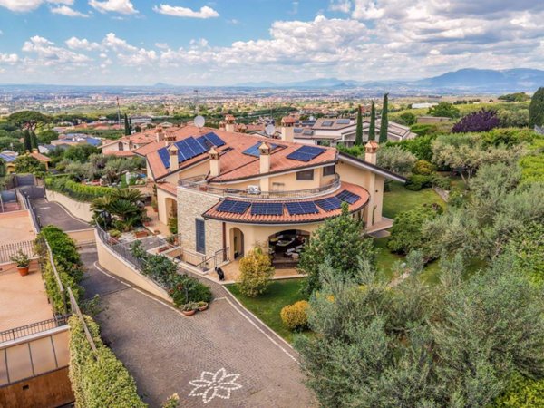 casa indipendente in vendita a Frascati