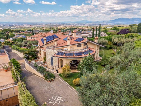 casa indipendente in vendita a Frascati