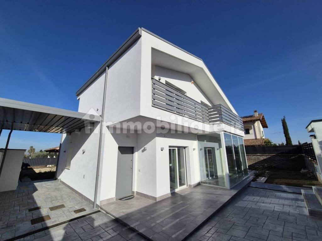 casa indipendente in vendita a Frascati
