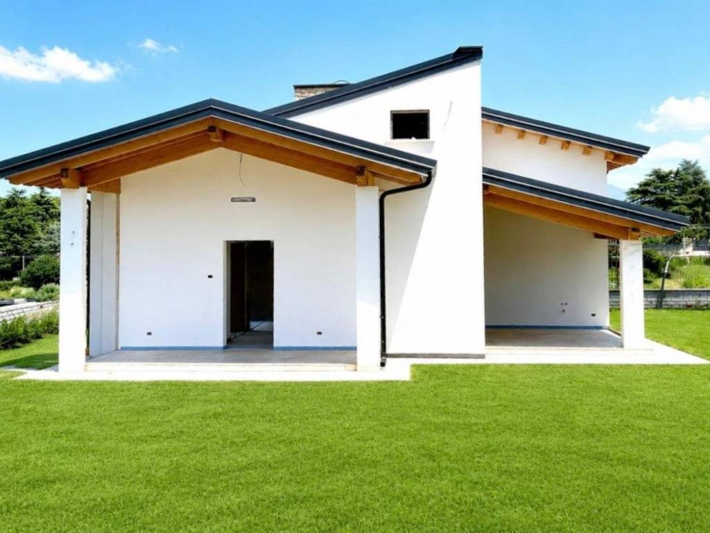 casa indipendente in vendita a Frascati in zona Cisternole