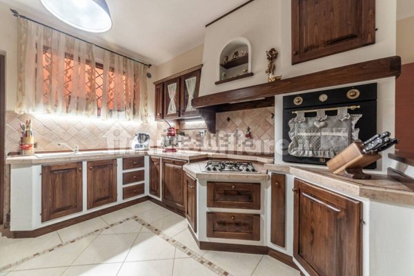 casa indipendente in vendita a Frascati in zona Cisternole
