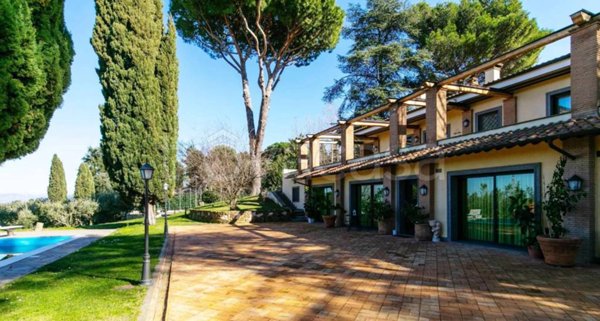 casa indipendente in vendita a Frascati