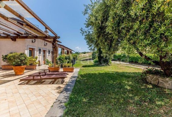 casa indipendente in vendita a Frascati