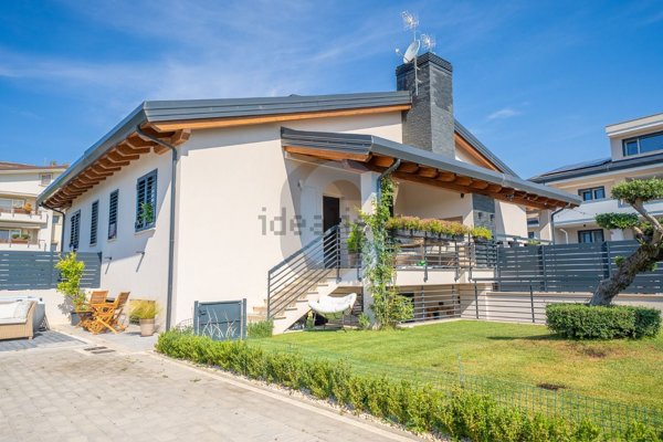 casa indipendente in vendita a Frascati