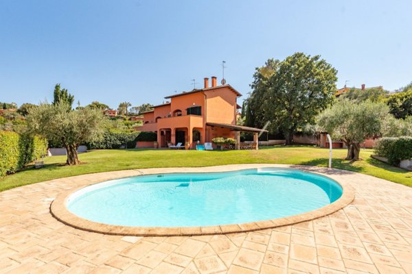 casa indipendente in vendita a Frascati
