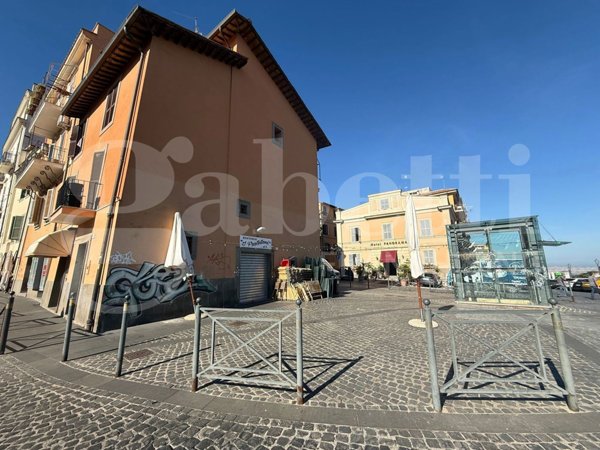 negozio in vendita a Frascati