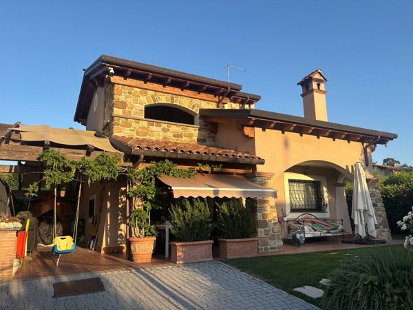 casa indipendente in vendita a Frascati