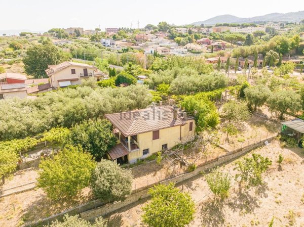 appartamento in vendita a Frascati in zona Cisternole