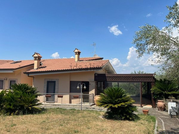 casa indipendente in vendita a Frascati