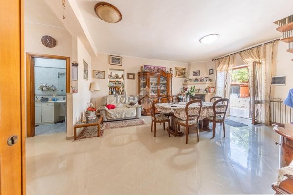 appartamento in vendita a Frascati in zona Cisternole