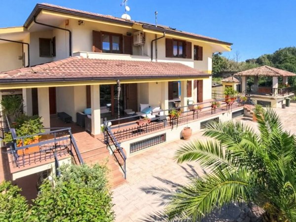 casa indipendente in vendita a Frascati in zona Prataporci