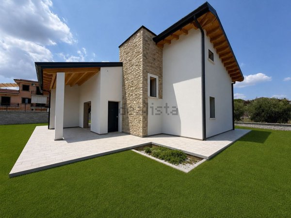 casa indipendente in vendita a Frascati in zona Cisternole