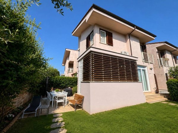 casa indipendente in vendita a Frascati