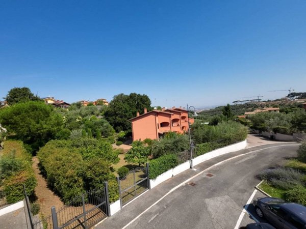 casa indipendente in vendita a Frascati