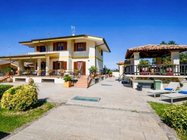 casa indipendente in vendita a Frascati in zona Prataporci