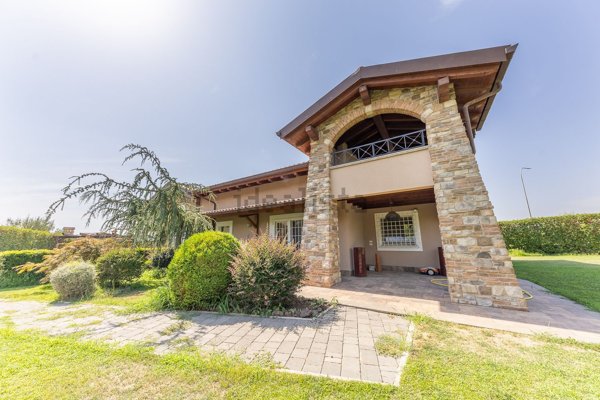 casa indipendente in vendita a Frascati in zona Cisternole