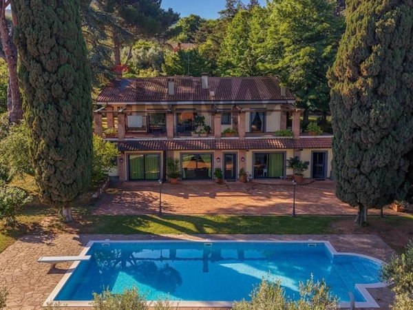 casa indipendente in vendita a Frascati