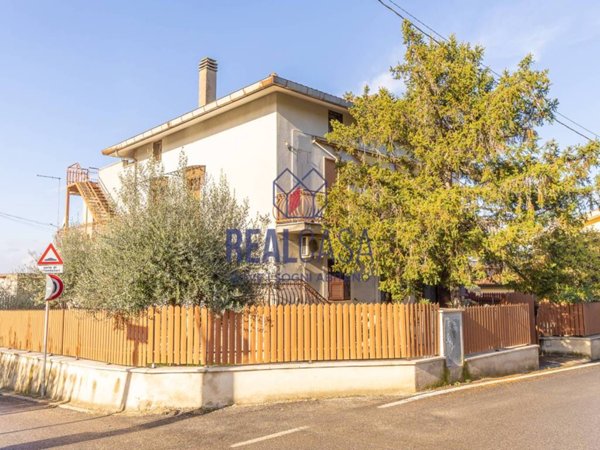 appartamento in vendita a Frascati in zona Cisternole