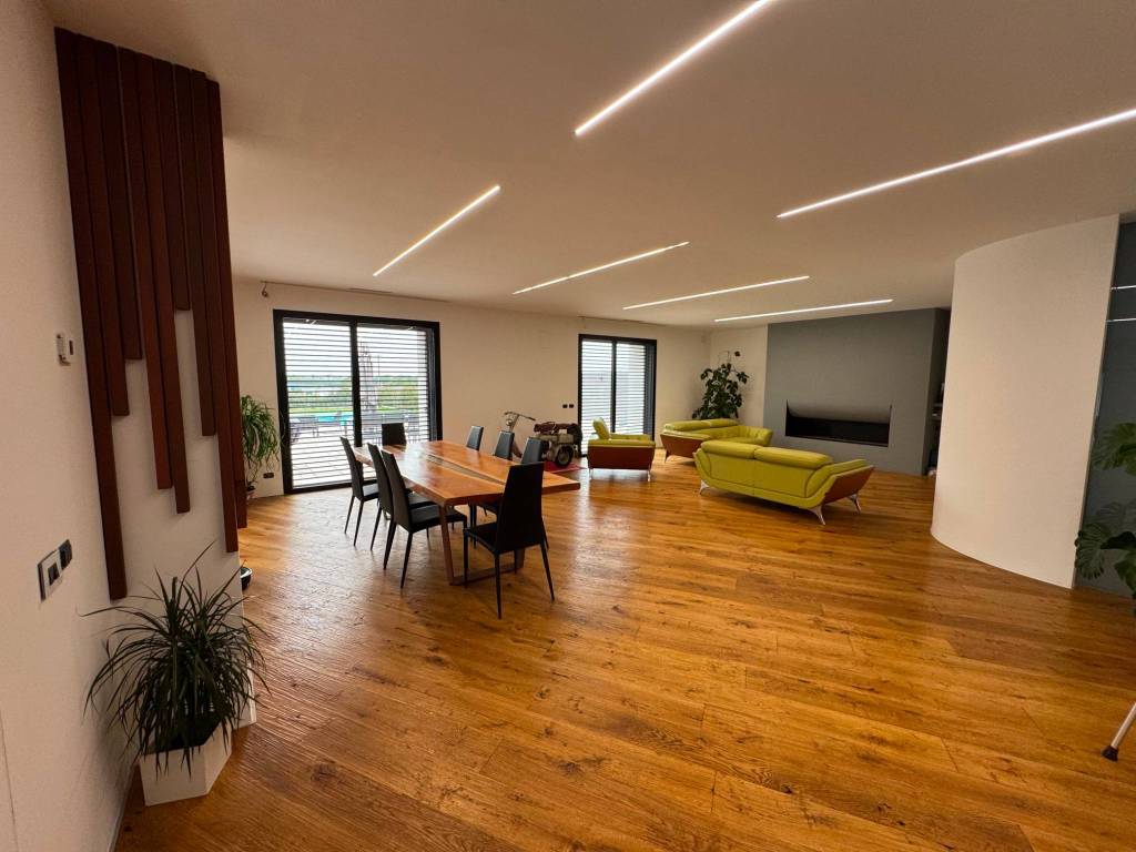 casa indipendente in vendita a Frascati