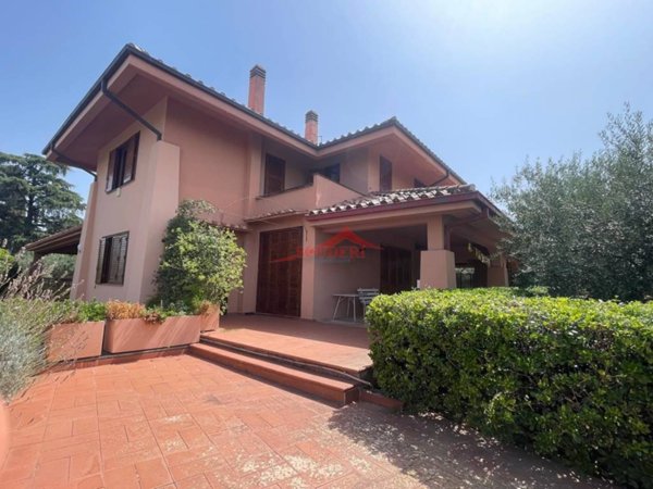 casa indipendente in vendita a Frascati