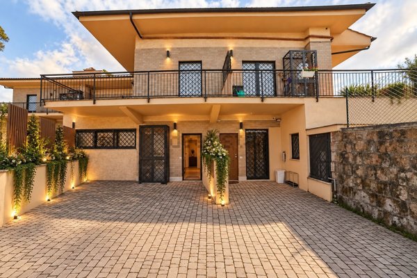 casa indipendente in vendita a Frascati