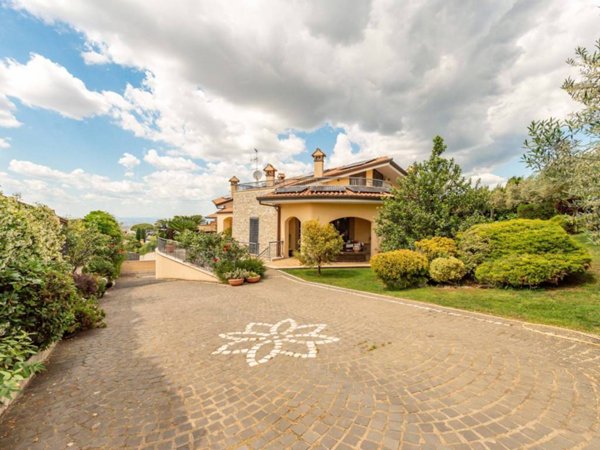casa indipendente in vendita a Frascati