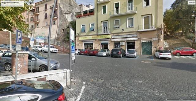locale commerciale in vendita a Frascati