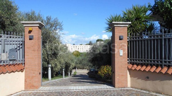 appartamento in vendita a Frascati in zona Cisternole
