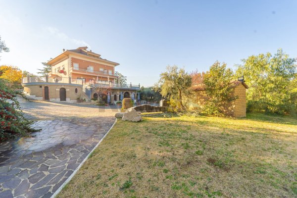 intera palazzina in vendita a Frascati