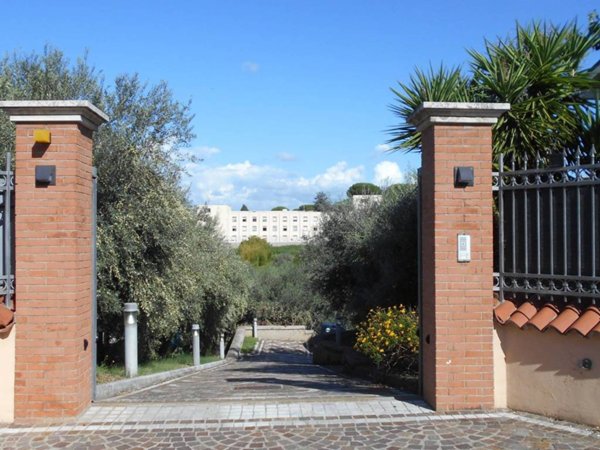 appartamento in vendita a Frascati in zona Cisternole