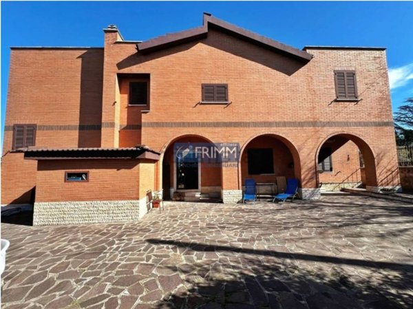 casa indipendente in vendita a Gallicano nel Lazio