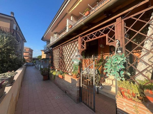casa indipendente in vendita a Gallicano nel Lazio