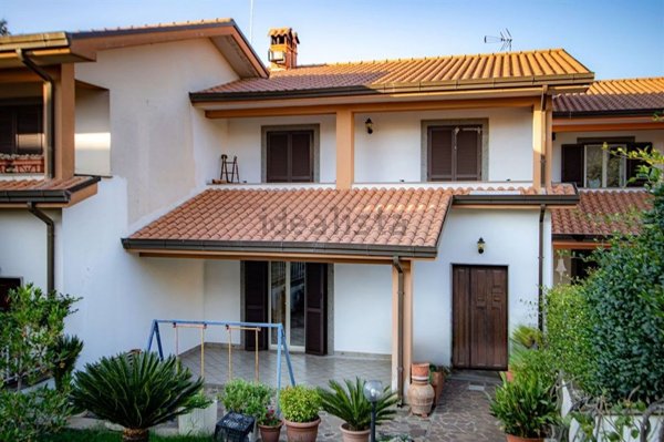 casa indipendente in vendita a Gallicano nel Lazio