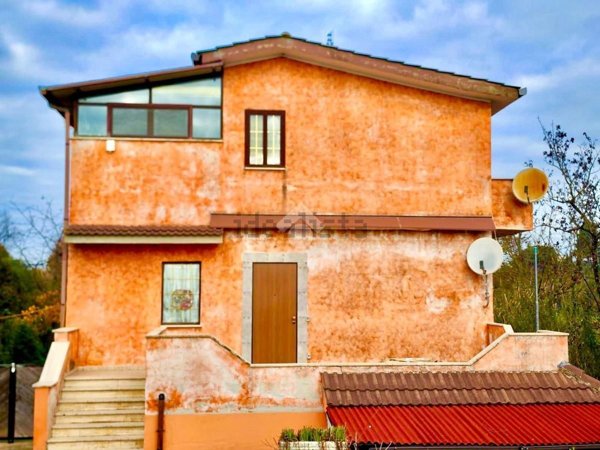 casa indipendente in vendita a Gallicano nel Lazio