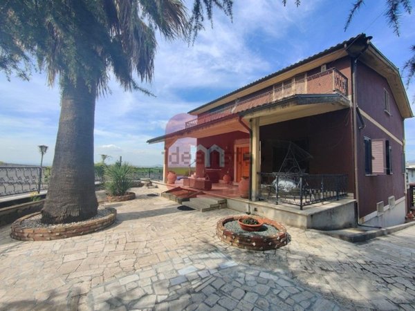 casa indipendente in vendita a Gallicano nel Lazio